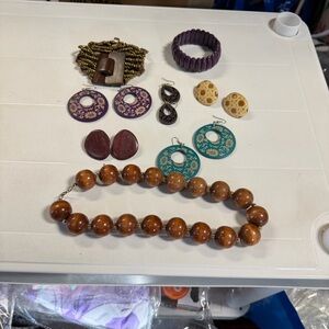 8 Pieces Vegan Wood Jewelry Beaded Necklace & Bracelets @ Earrings Gorgeous